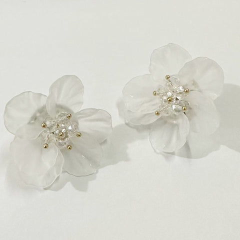White Flower Earrings for Women Lightweight Crystal Gold Beads