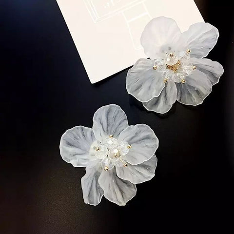 White Flower Earrings for Women Lightweight Crystal Gold Beads